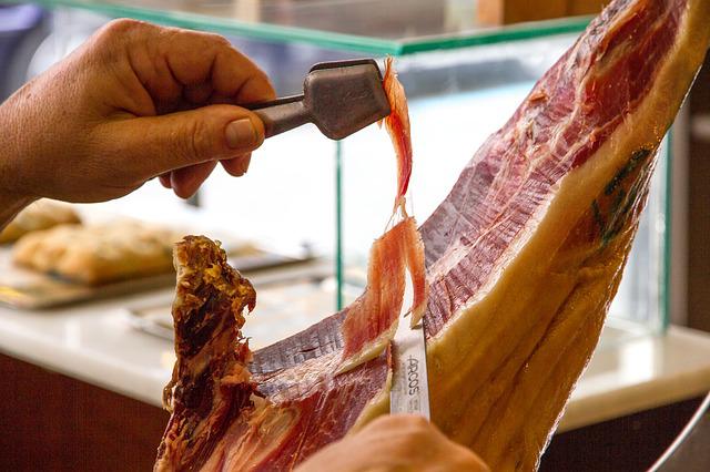 Découvrez comment couper le jambon pas à pas pour savoir comment le déguster