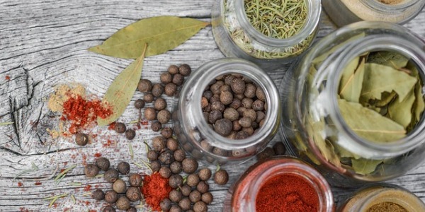Carmencita: las especias básicas para cocinar recetas españolas fuera de España