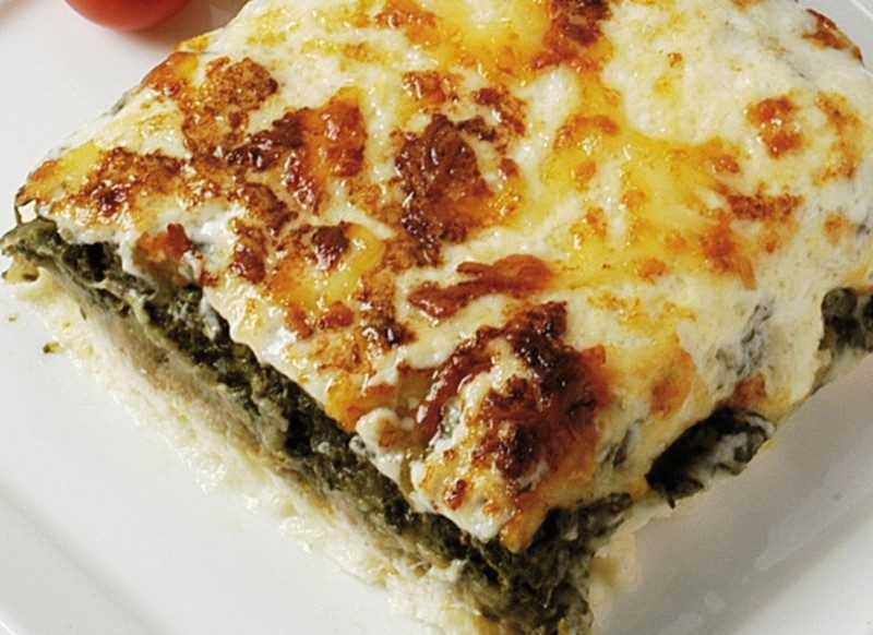 Lasagne aux épinards, jambon et pommes de terre.