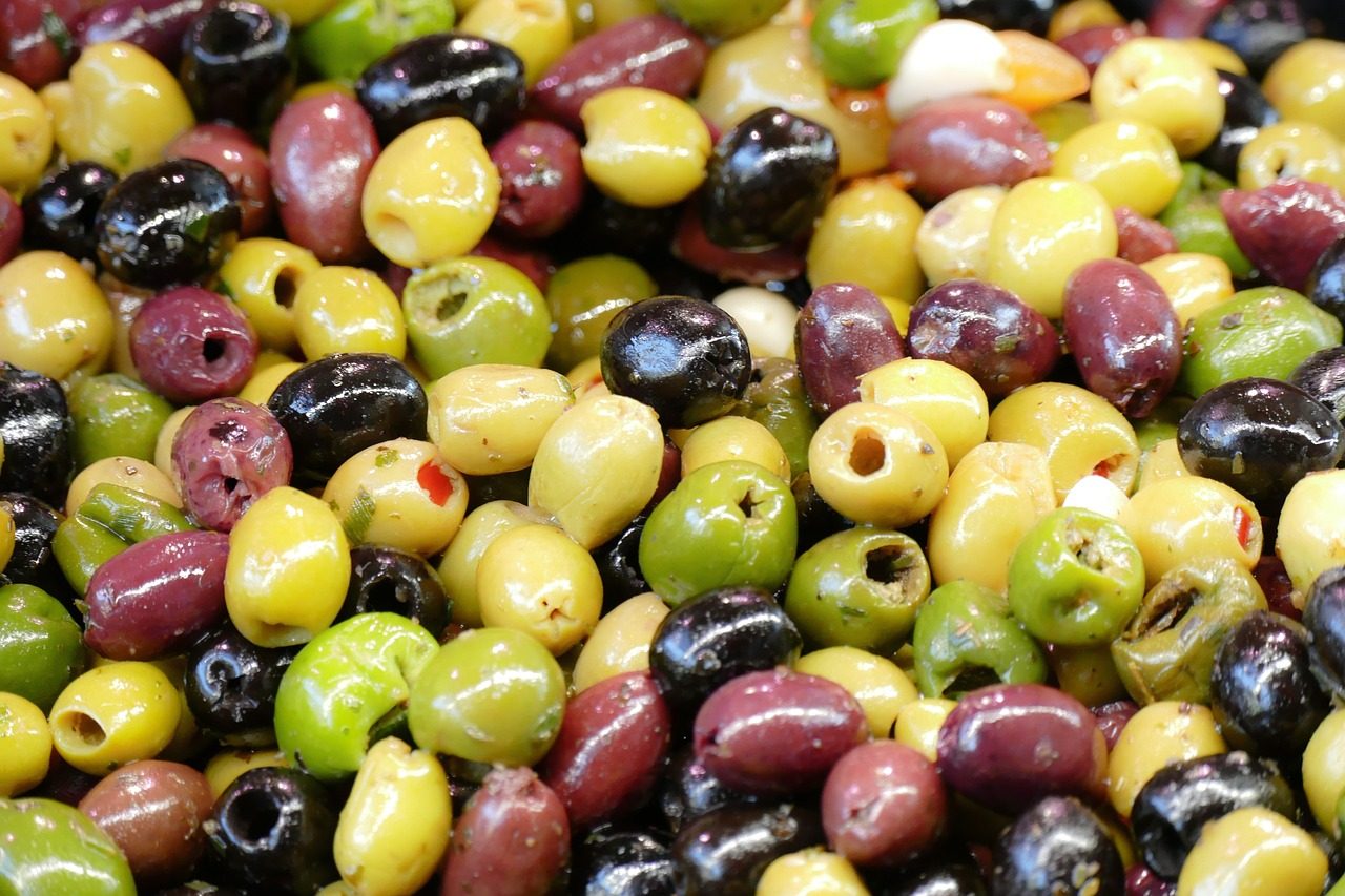 Spanish Olives: Benefits, Types, and Best Brands