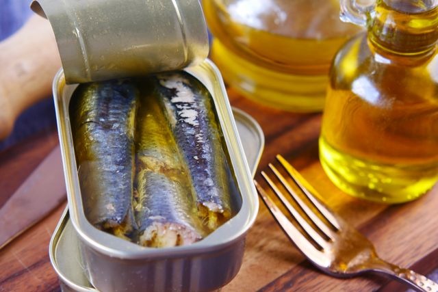 Conservas en aceite, escabeche o salsa: qué cambia entre ellas