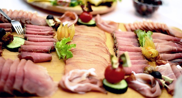 Expédition de saucisses et de produits de Noël vers les pays européens
